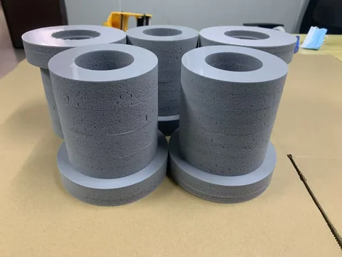 Silicone foam sealing cushioning rings